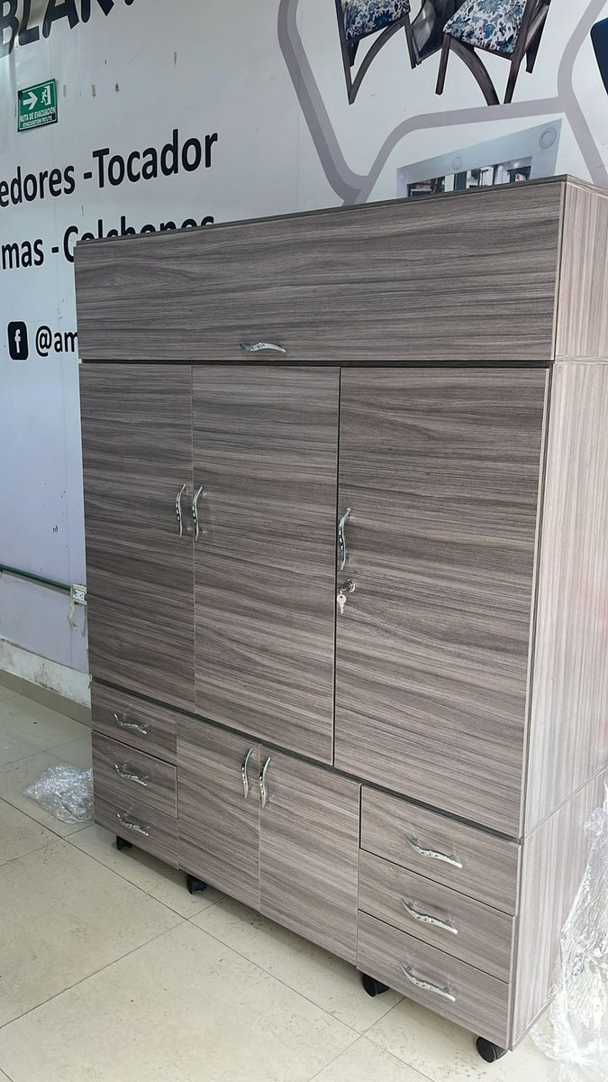 CLOSET MADECOR 1:20